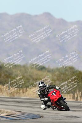 media/Dec-01-2025-Moto Forza (Mon) [[2daa91e15f]]/2-Intermediate Group/Session 3 (Turn 3)/